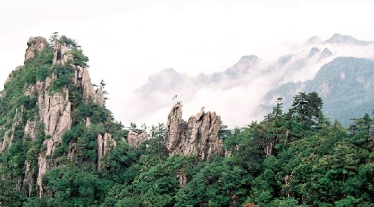石人山2.jpg